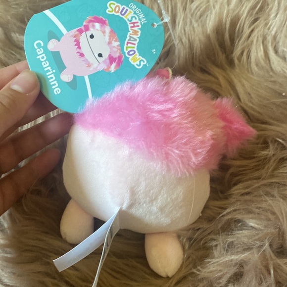 Caparinne big foot squishmallows key chain - Picture 3 of 4